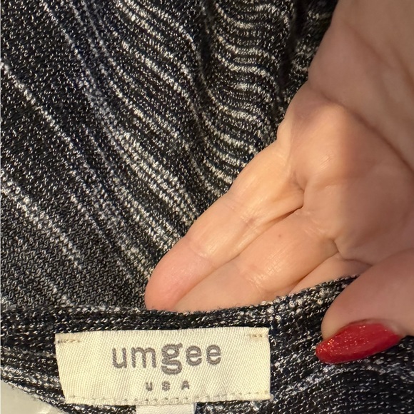 Umgee Charcoal/Black OVERSIZED Casual V-Neck Top MEDIUM #C - Picture 6 of 7